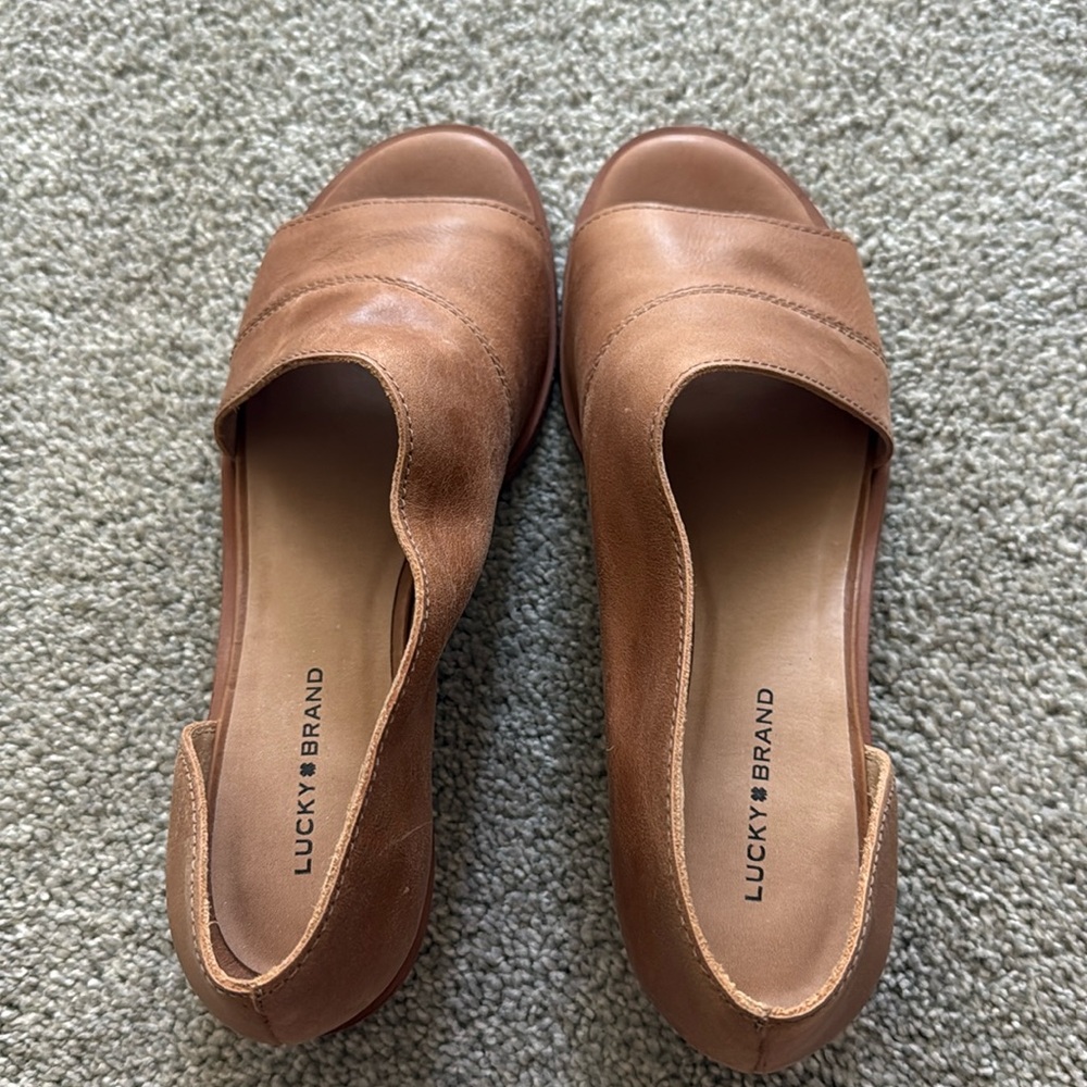 Lucky open toed flats
